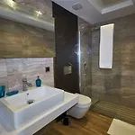 ホテル Lara Suite's